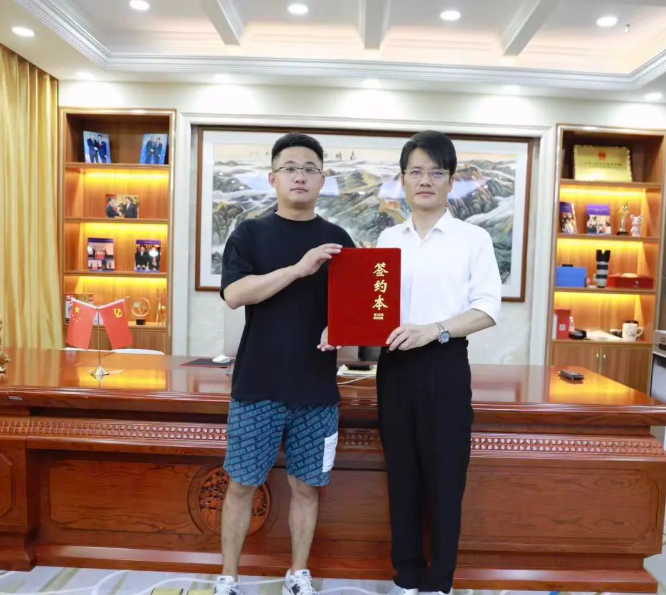 热烈欢迎李总加盟